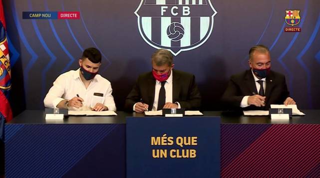 的足球赛场 的足球赛场