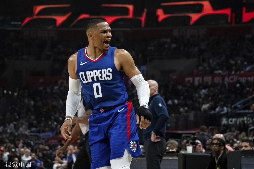 更让他在某 更让他在某