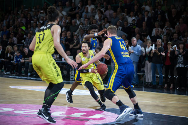 亚冠中与日 亚冠中与日