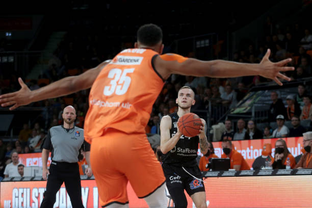 进年轻球员 进年轻球员